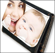 Geldbörse mit Foto von Mutter und Baby